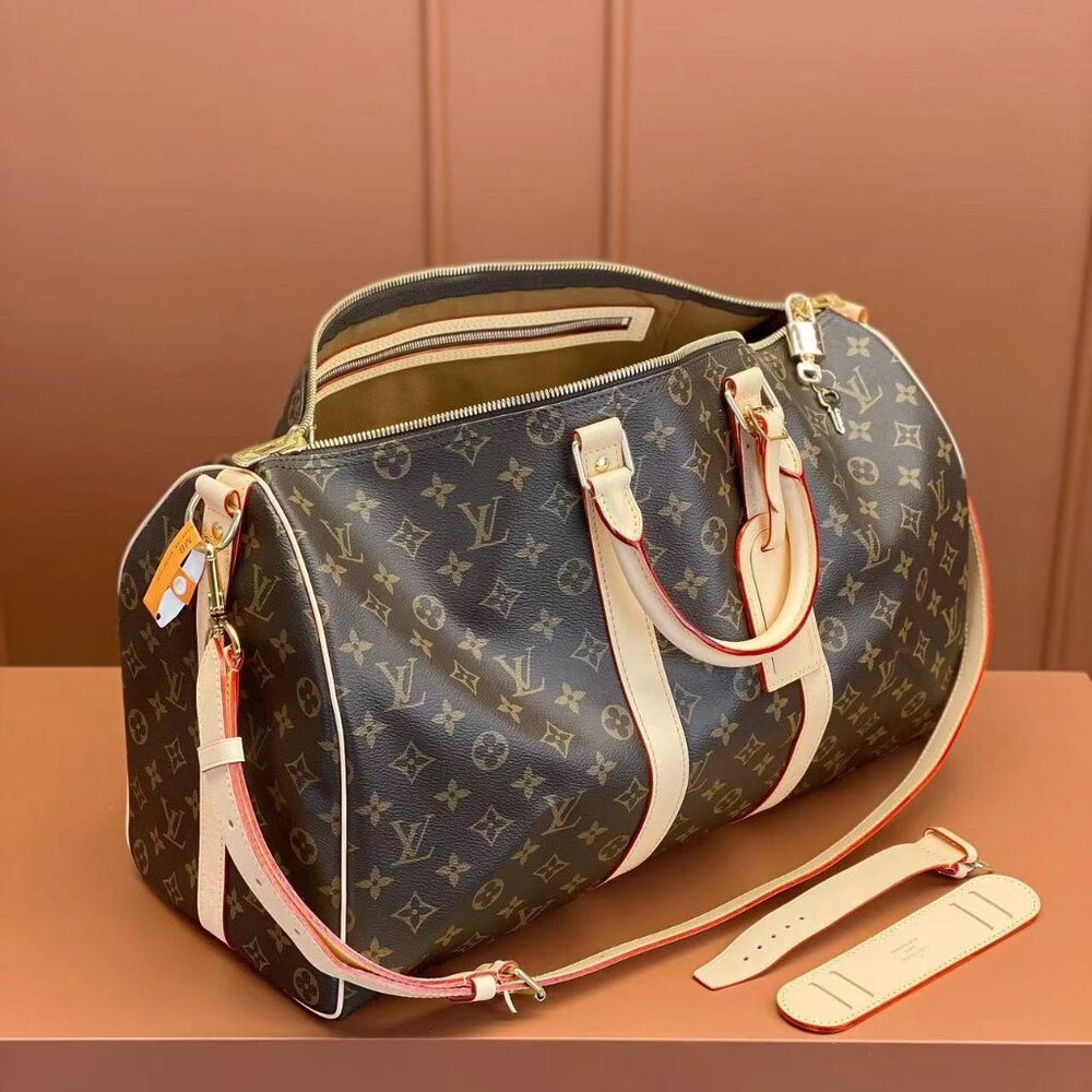 Louis Vuitton Handheld Bags, Chain Bags - Picture 3 of 9